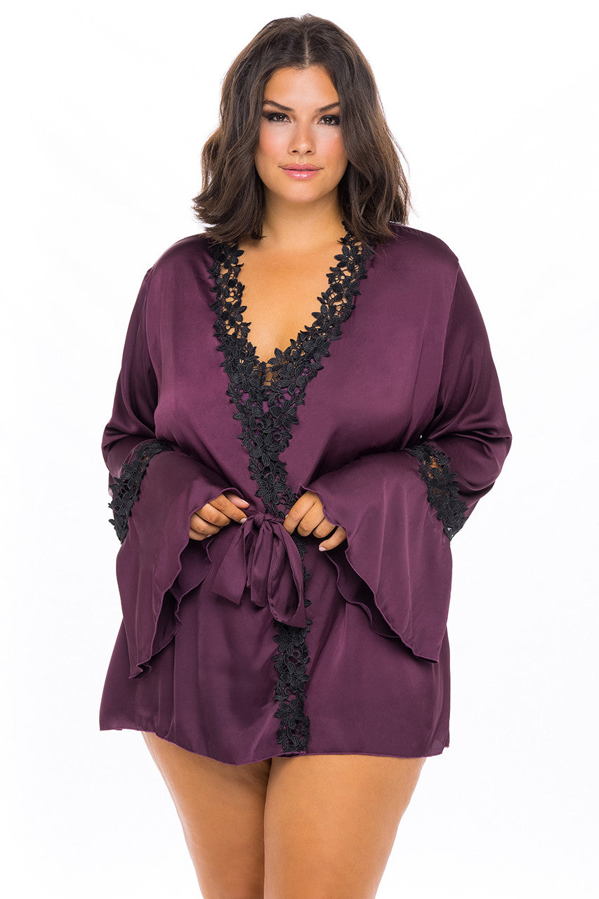 Curve Thea Embroidered Sleeves Short Robe - Boutique Toi Et Moi